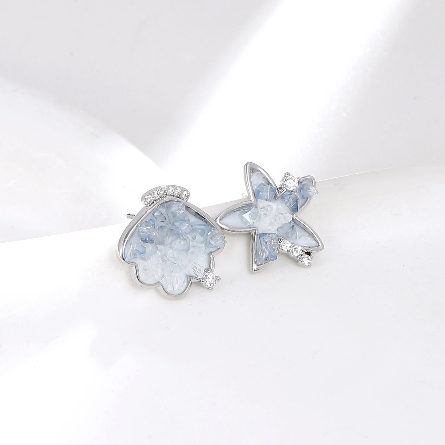G&R Blue and White Gradient Color Crystal Star Shell Stud Earrings925Silver