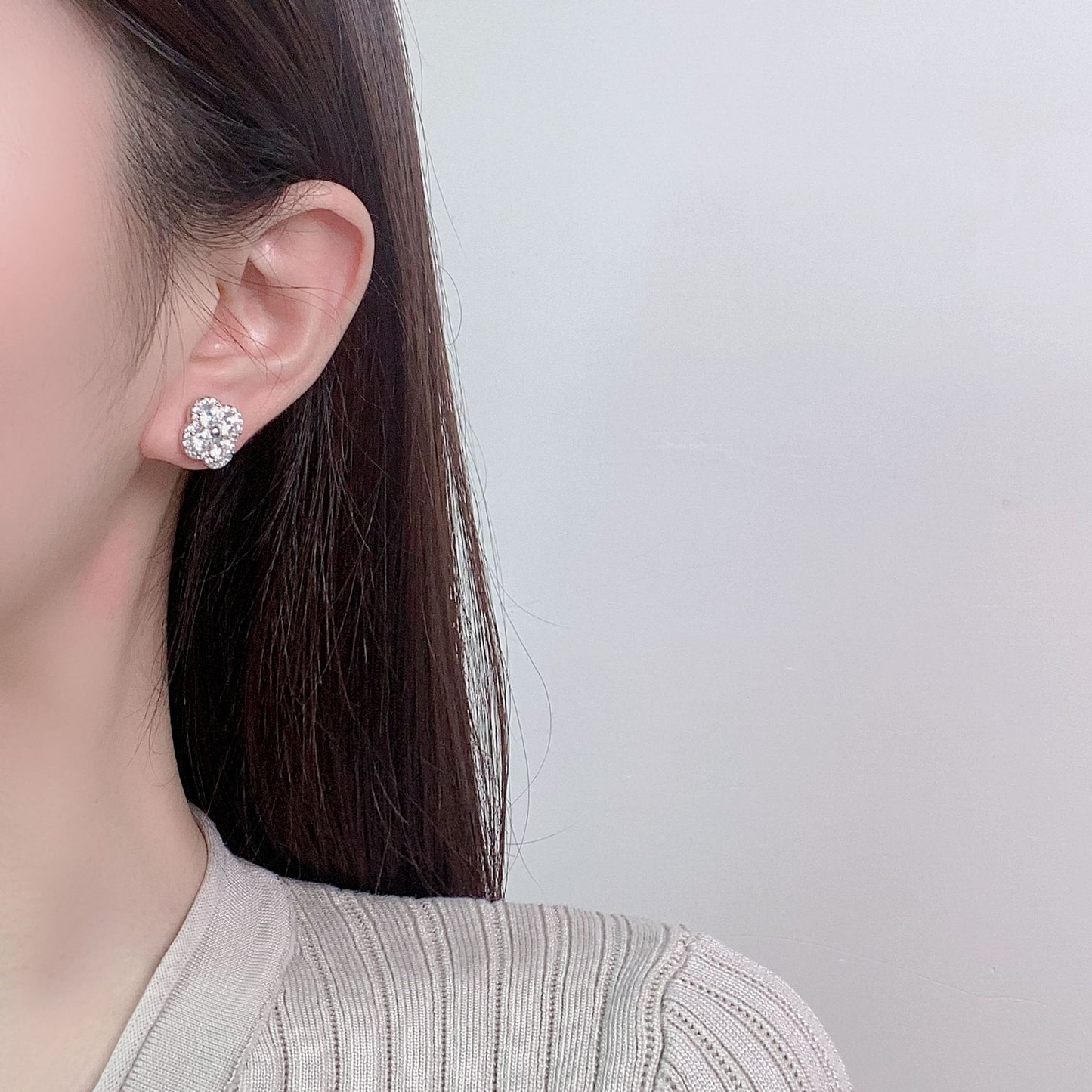 G&R Silver Stud Earrings925Silver Needle Fashionable Elegant Earrings for Women