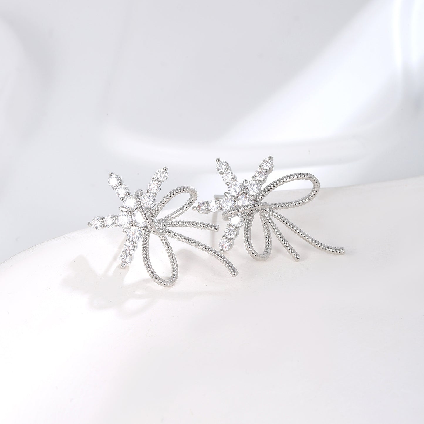 G&R Ribbon Snow Bow Zirconia Stud Earrings925Silver Needle