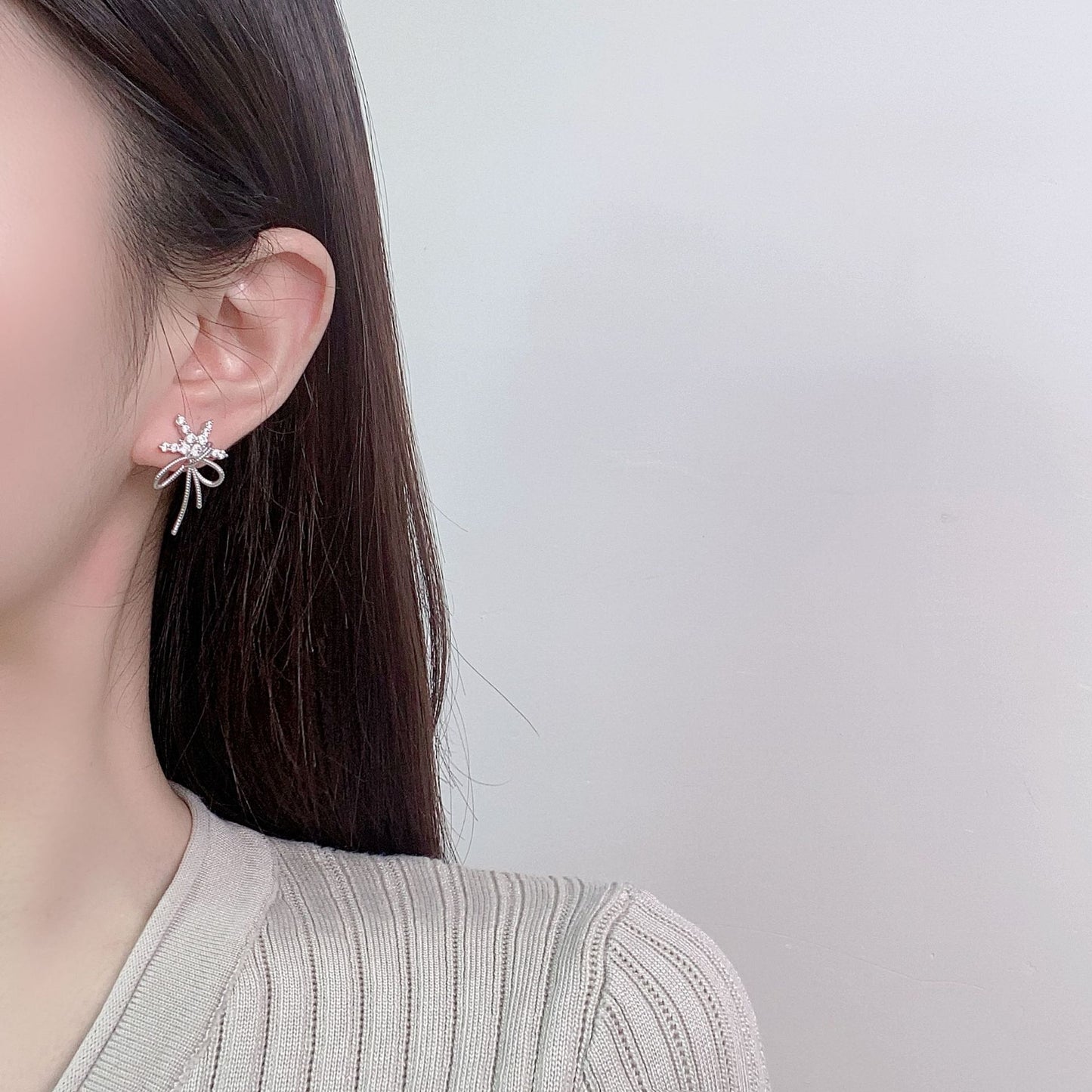 G&R Ribbon Snow Bow Zirconia Stud Earrings925Silver Needle