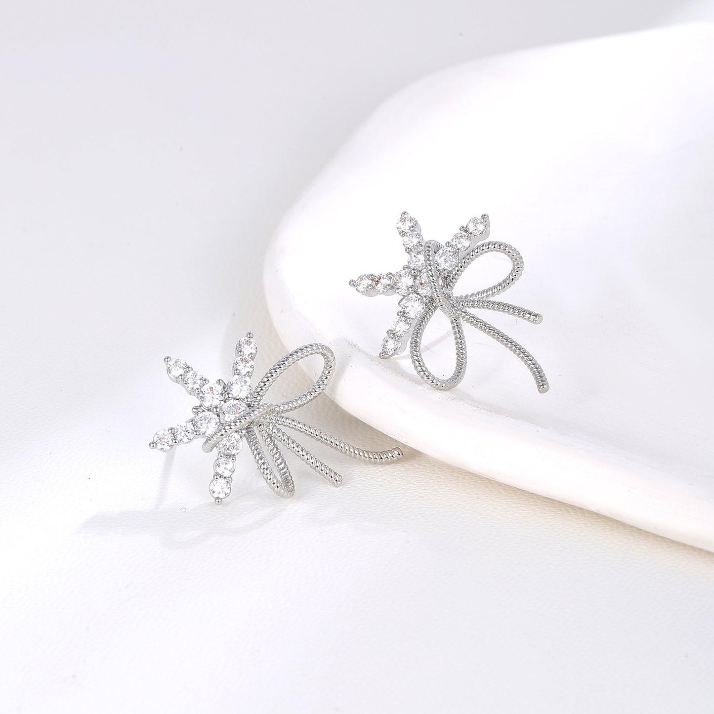 G&R Ribbon Snow Bow Zirconia Stud Earrings925Silver Needle