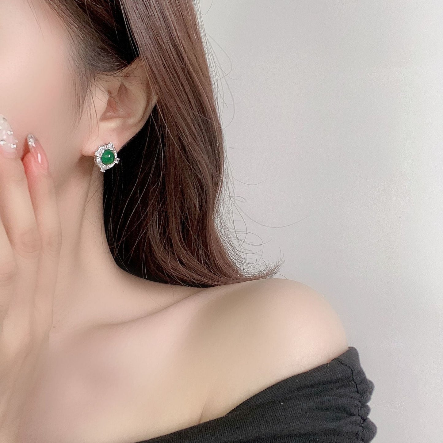 G&R Silver Stud Earrings with Emerald, Elegant Earrings, Niche Earrings925Silver Needle Girl