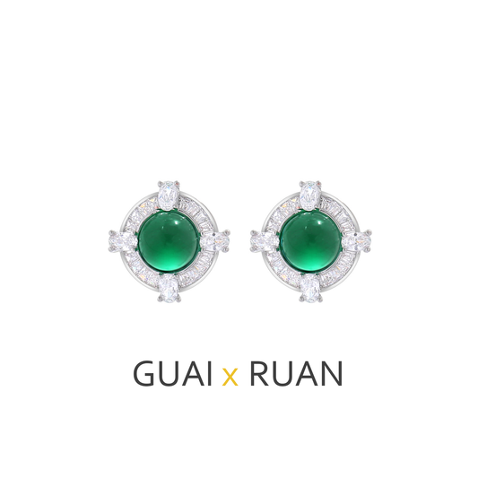 G&R Silver Stud Earrings with Emerald, Elegant Earrings, Niche Earrings925Silver Needle Girl