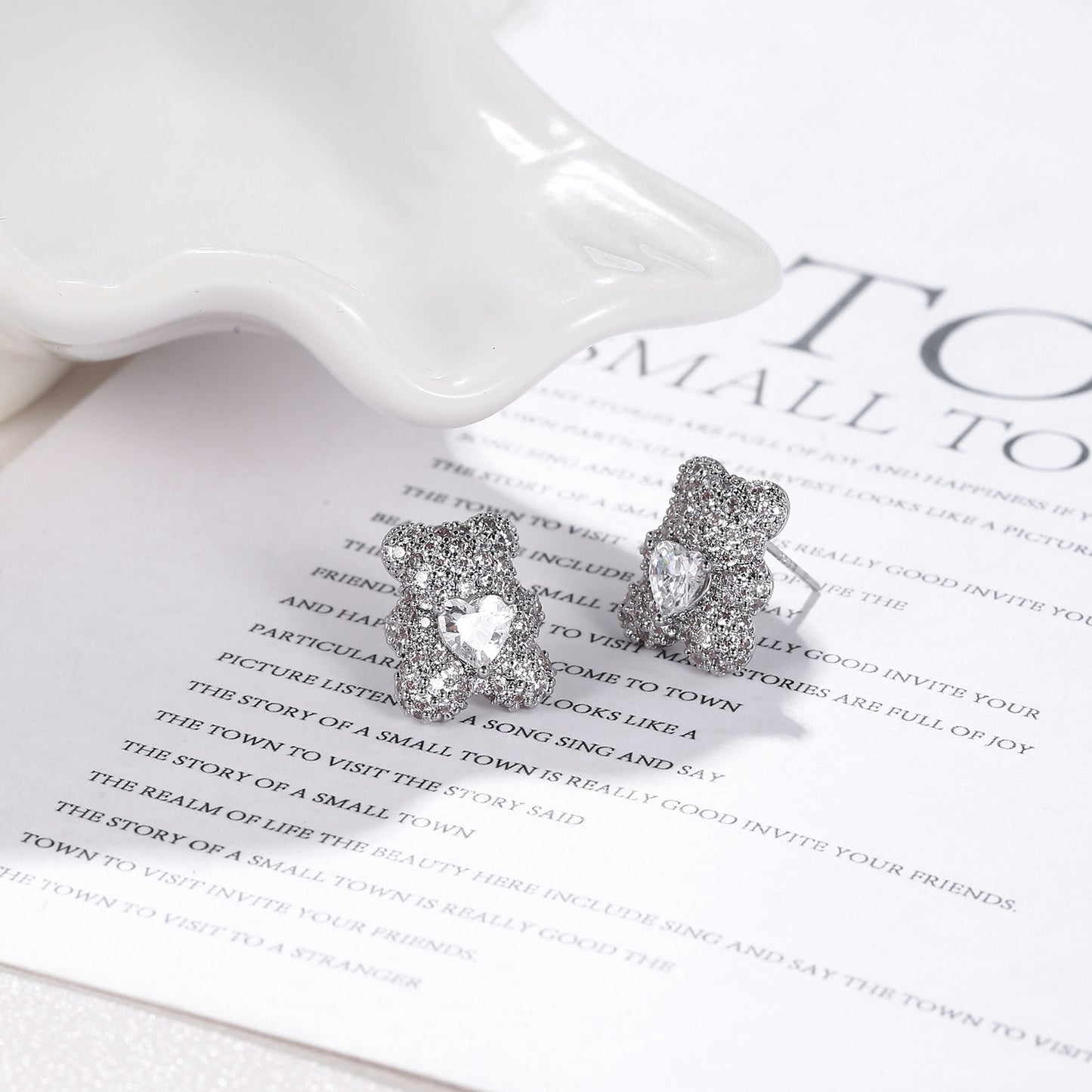 G&R Cartoon Bear Earrings Fashionable and Elegant Ear Jewelry925Sterling silver needle
