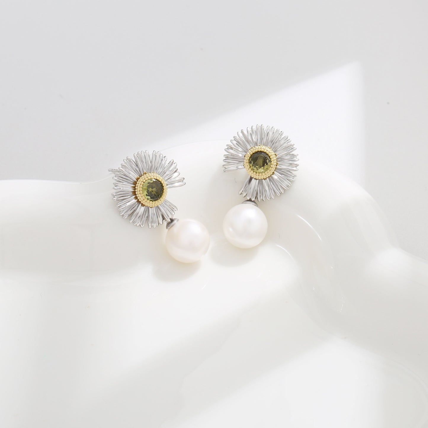 G&R Daisy Sterling Silver Earrings Olive Green Zircon Earrings 925