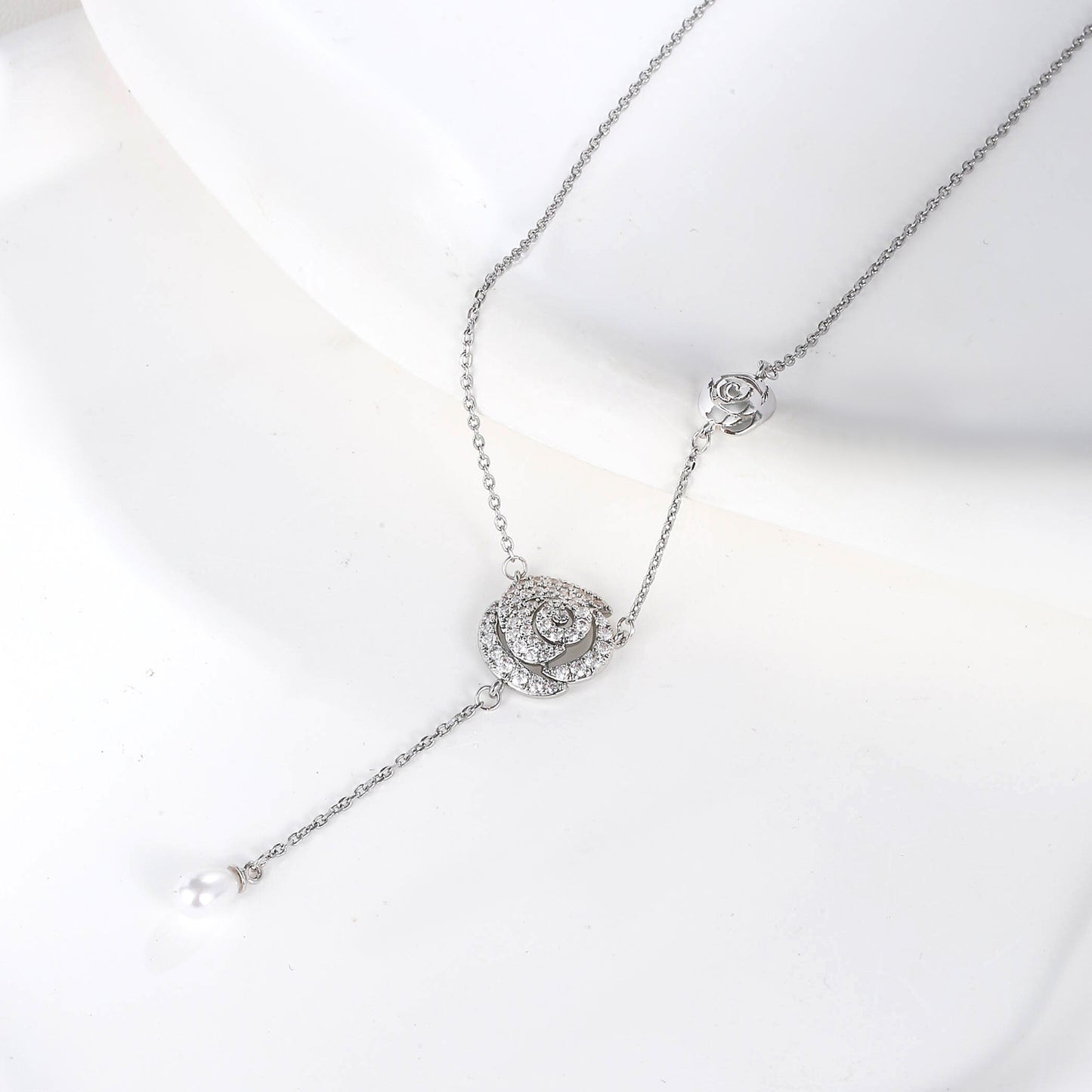 G&R Hollow Rose Drop Shape Pearl Pendant925Silver clavicle chain