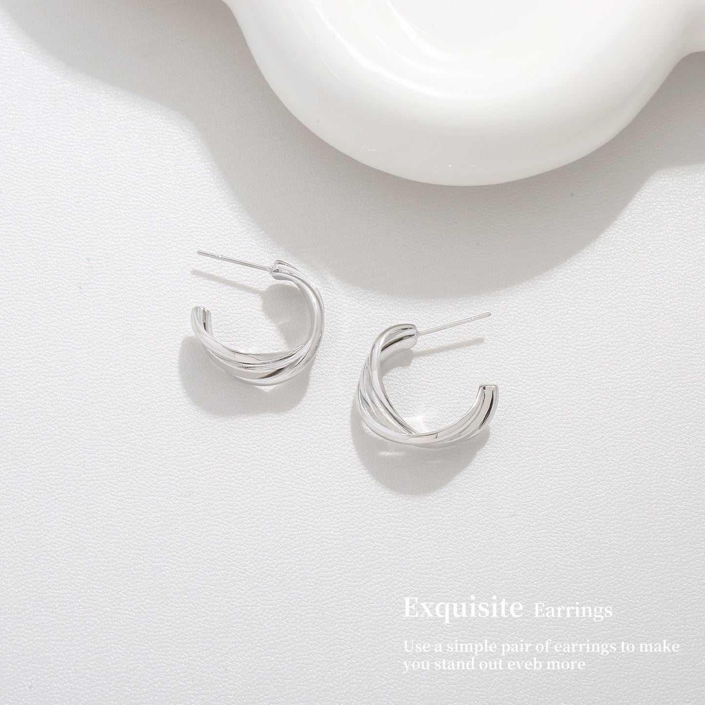 G&R Metal Stud Earrings 925 Silver High-end Niche Twist Earrings Light Luxury Niche