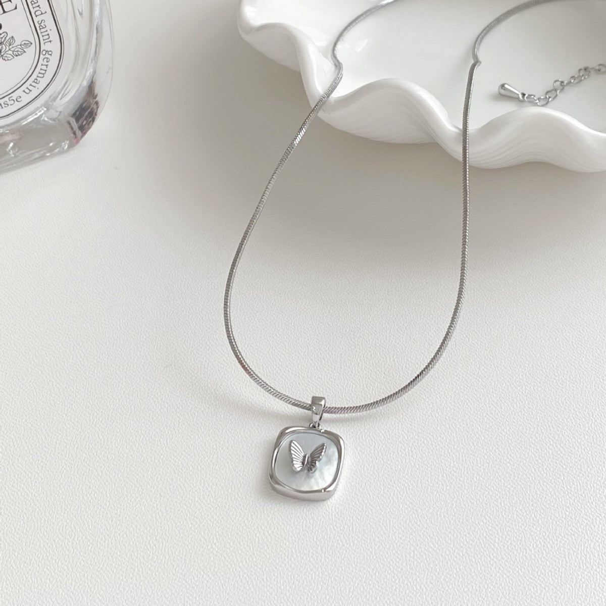 G&R Square Mother-of-Pearl Necklace for Women, Light Luxury, Niche Butterfly