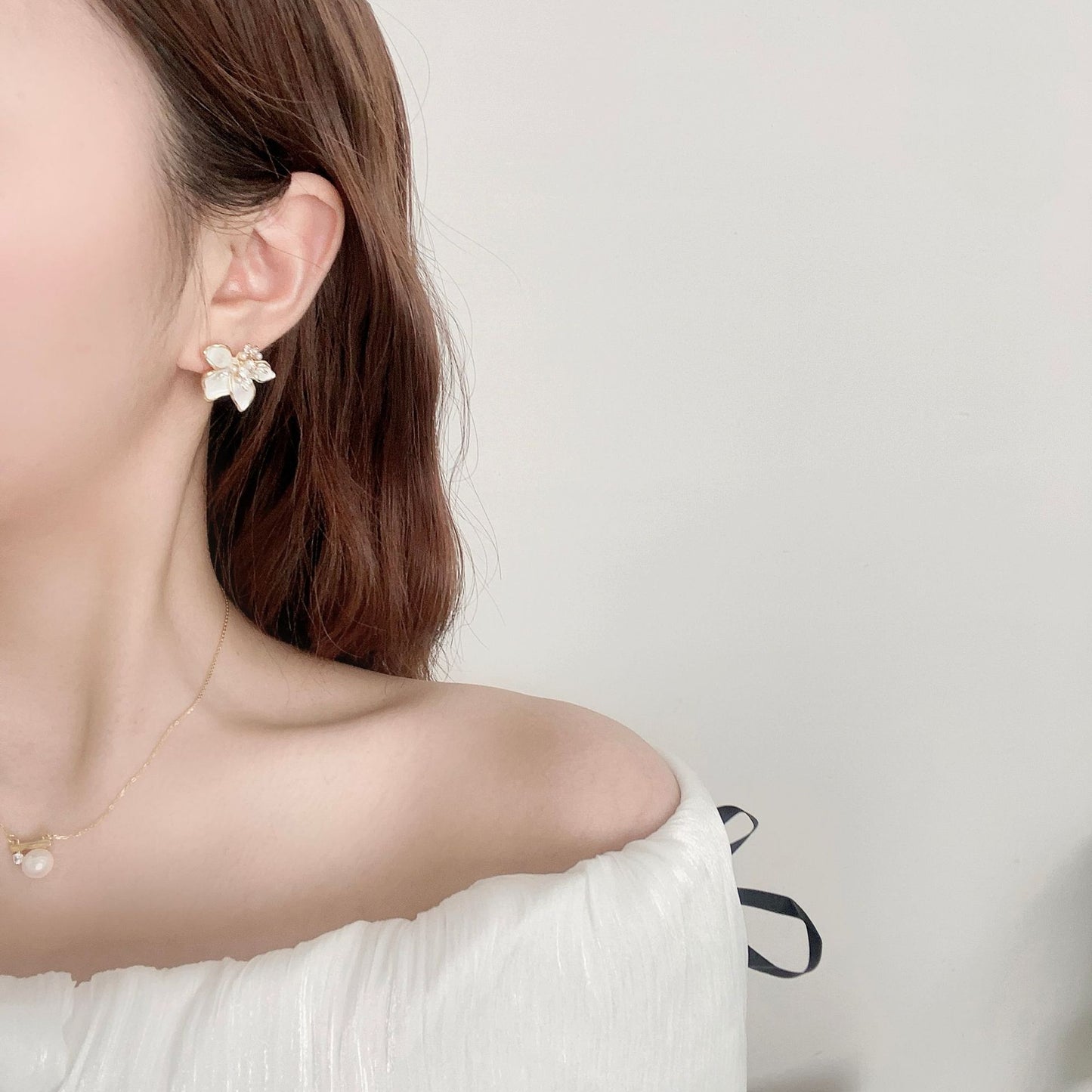 G&R Original Floral Art925Silver Stud Earrings White Drop Earrings