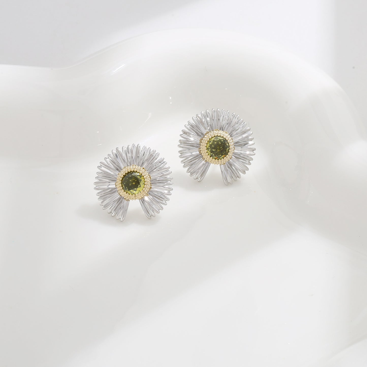G&R Daisy Sterling Silver Earrings Olive Green Zircon Earrings 925