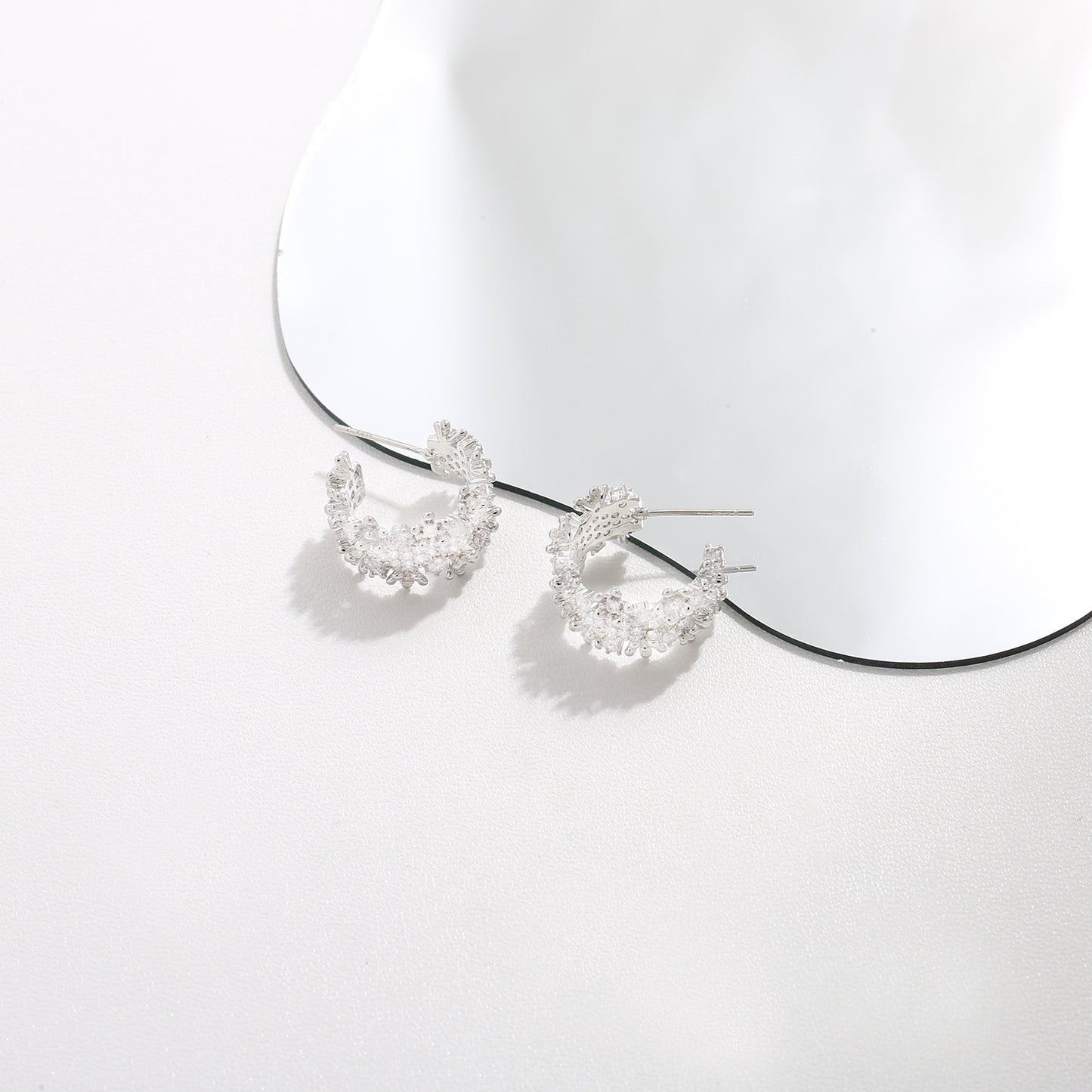 G&R Hollow Floral Stud Earrings 925 Silver Needle High-End Niche Women Zircon Earrings Light Luxury Jewelry Earrings