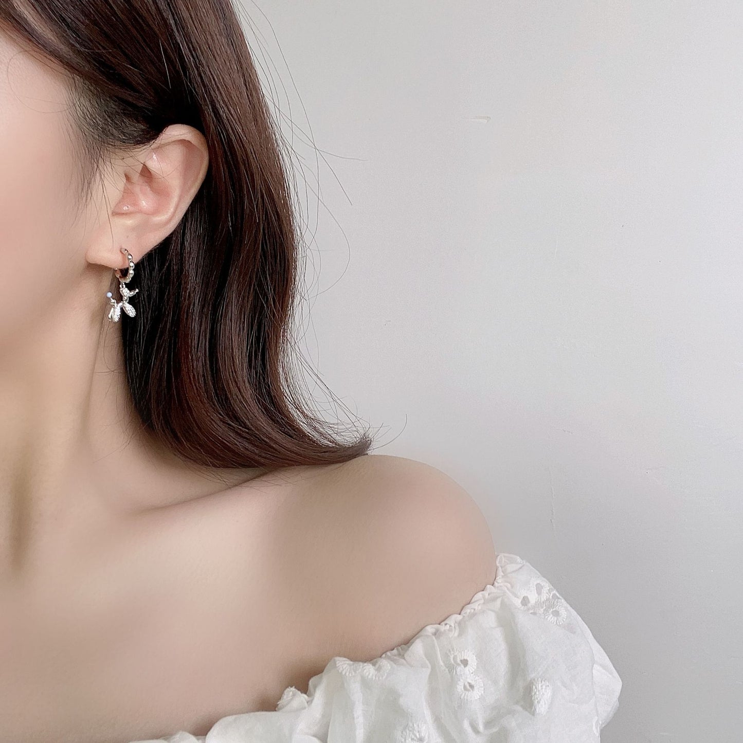 G&R White Puppy Earrings925Silver