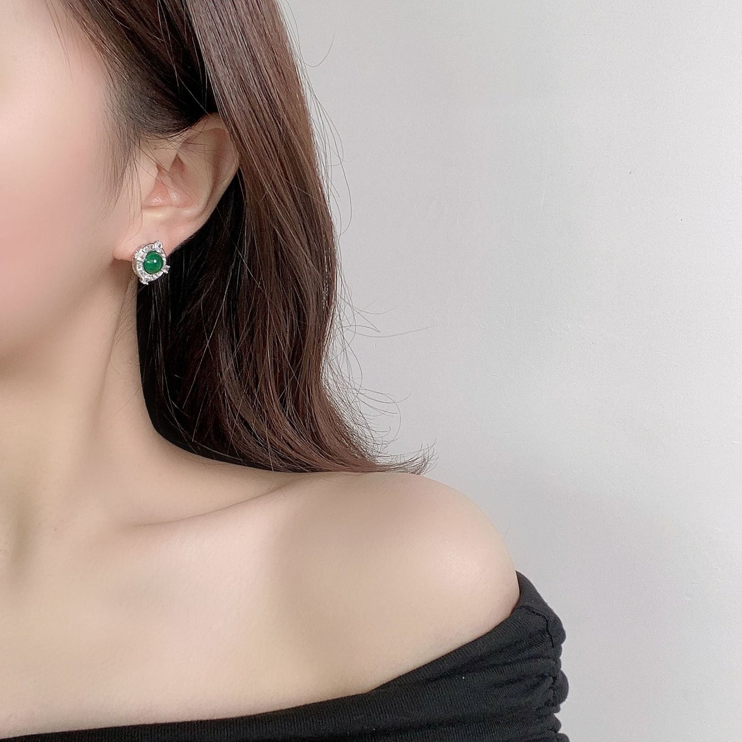 G&R Silver Stud Earrings with Emerald, Elegant Earrings, Niche Earrings925Silver Needle Girl