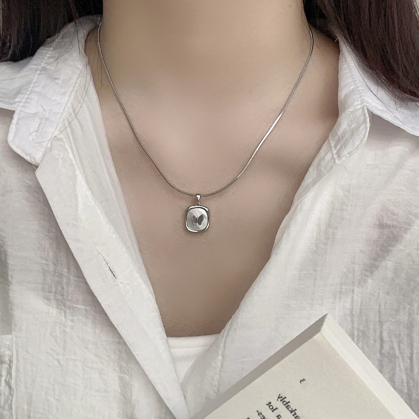 G&R Square Mother-of-Pearl Necklace for Women, Light Luxury, Niche Butterfly